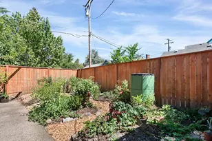 1655 Pearl St NE, Salem, OR 97301 - Photo 32