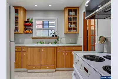 1655 Pearl St NE, Salem, OR 97301 - Photo 18