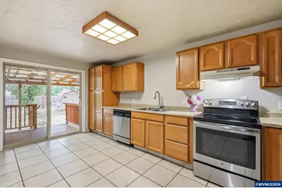 485 21st St, Springfield, OR 97477 - Photo 12