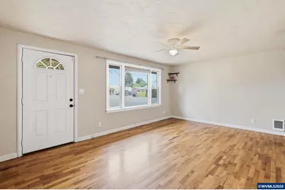 485 21st St, Springfield, OR 97477 - Photo 4