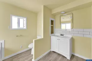 31919 N Lake Creek Dr, Tangent, OR 97389 - Photo 24