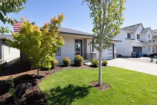 1571 SE Barberry Ave, Dallas, OR 97338 - Photo 2