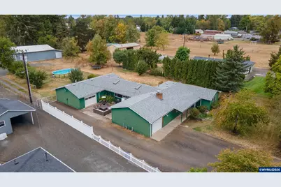 880 Hillview Dr, Lebanon, OR 97355 - Photo 1