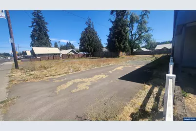 2123 Main St, Sweet Home, OR 97386 - Photo 2