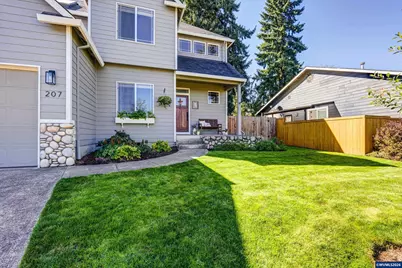 207 Sweden Cir, Silverton, OR 97381 - Photo 2