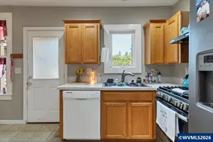 1005 S Water St, Silverton, OR 97381 - Photo 22