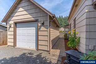 1005 S Water St, Silverton, OR 97381 - Photo 6