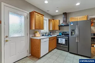 1005 S Water St, Silverton, OR 97381 - Photo 24