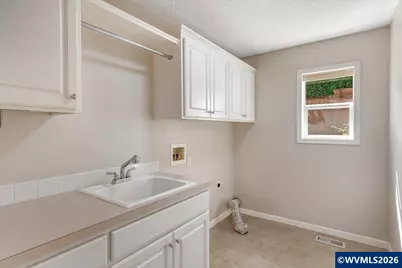 1412 Crestview Dr, Silverton, OR 97381 - Photo 32