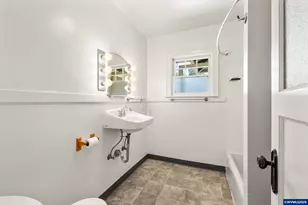 942 Summer St NE, Salem, OR 97301 - Photo 18