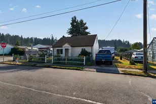 500 7th St, Sweet Home, OR 97386 - Photo 2