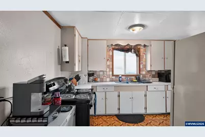 500 7th St, Sweet Home, OR 97386 - Photo 8
