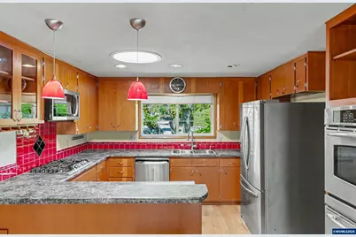 2626 NW Linnan Cir, Corvallis, OR 97330 - Photo 6