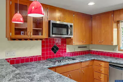 2626 NW Linnan Cir, Corvallis, OR 97330 - Photo 8