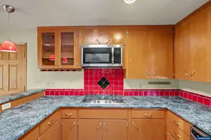 2626 NW Linnan Cir, Corvallis, OR 97330 - Photo 10