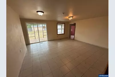 443 Tangent St, Lebanon, OR 97355 - Photo 2