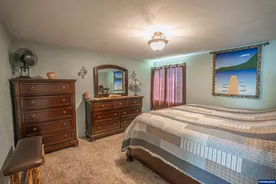599 E St, Lebanon, OR 97355 - Photo 6