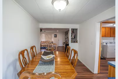 599 E St, Lebanon, OR 97355 - Photo 10