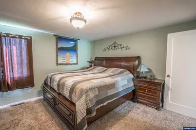 599 E St, Lebanon, OR 97355 - Photo 14