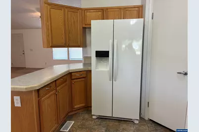 6793 Lakeside Dr NE, Salem, OR 97305 - Photo 8
