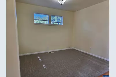 394 Golden Eagle St NW, Salem, OR 97304 - Photo 4