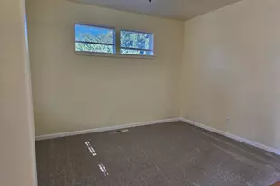 394 Golden Eagle St NW, Salem, OR 97304 - Photo 4