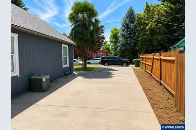 421 Stark St, Woodburn, OR 97071 - Photo 4