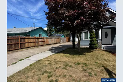 421 Stark St, Woodburn, OR 97071 - Photo 4