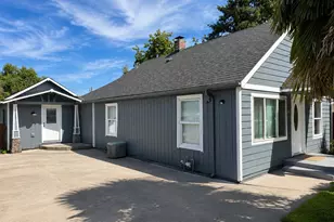 421 Stark St, Woodburn, OR 97071 - Photo 2