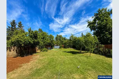 421 Stark St, Woodburn, OR 97071 - Photo 8