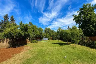 421 Stark St, Woodburn, OR 97071 - Photo 8