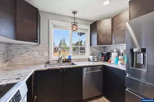 301 NW Denton St, Dallas, OR 97338 - Photo 12