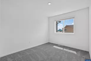 521 Upland Av, Woodburn, OR 97071 - Photo 26