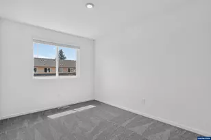 521 Upland Av, Woodburn, OR 97071 - Photo 28