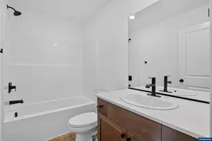 521 Upland Av, Woodburn, OR 97071 - Photo 30