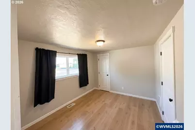 680 S 5th St, Harrisburg, OR 97446 - Photo 12