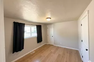 680 S 5th St, Harrisburg, OR 97446 - Photo 12