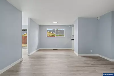 4742 Oak Park Dr NE, Salem, OR 97305 - Photo 8