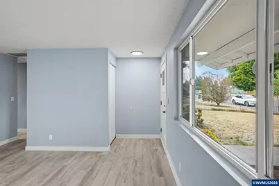 4742 Oak Park Dr NE, Salem, OR 97305 - Photo 6