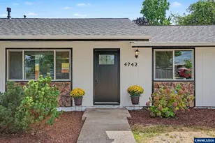 4742 Oak Park Dr NE, Salem, OR 97305 - Photo 4