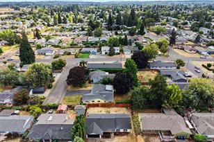 4742 Oak Park Dr NE, Salem, OR 97305 - Photo 36