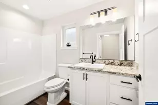 2061 SE Academy St, Dallas, OR 97338 - Photo 22
