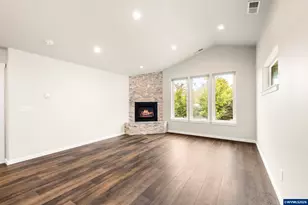 2061 SE Academy St, Dallas, OR 97338 - Photo 14