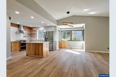2257 Hemlock Ct NW, Salem, OR 97304 - Photo 10