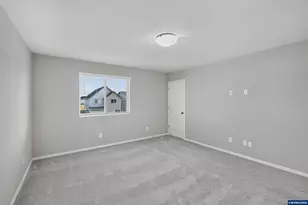 873 Kirksey St, Woodburn, OR 97071 - Photo 12