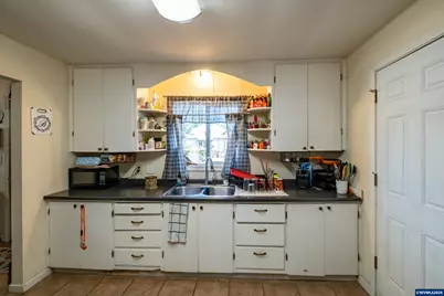 120 E Cedar St, Lebanon, OR 97355 - Photo 8