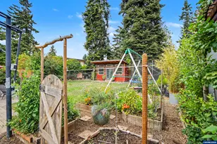 307 Adams Ave, Silverton, OR 97381 - Photo 48