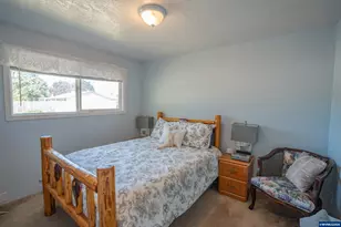 1380 W Sherman St, Lebanon, OR 97355 - Photo 18