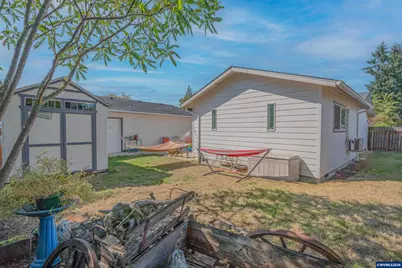 1380 W Sherman St, Lebanon, OR 97355 - Photo 30