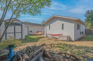 1380 W Sherman St, Lebanon, OR 97355 - Photo 30